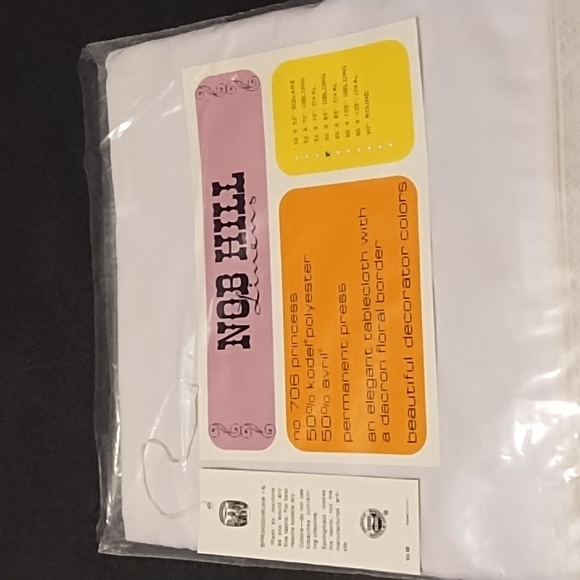 NWT Dainty Nob Hill tablecloth with a dacron floral border - Picture 4 of 4